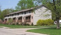 Building Photo - Spacious 3 bedroom Townhome