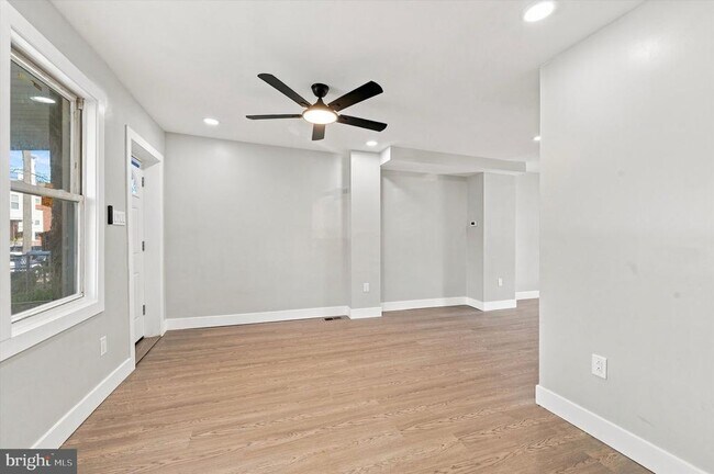 Building Photo - 5840 Crittenden St