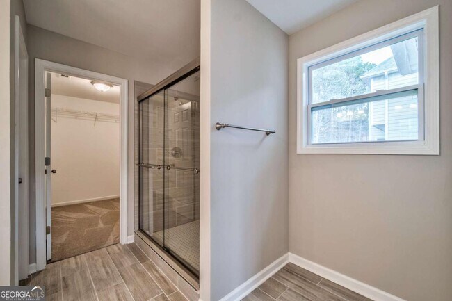 Building Photo - 2011 Town Lake Hills W