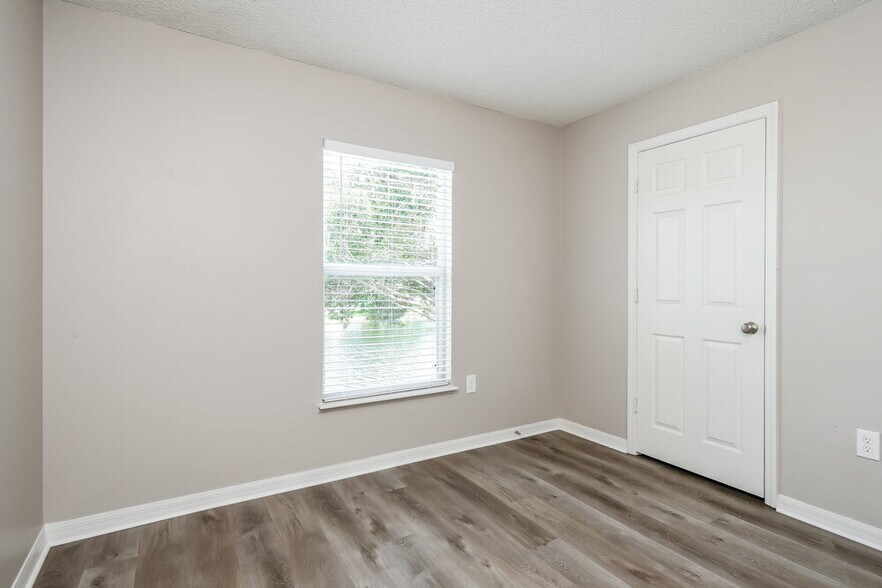 Building Photo - 3034 Elbib Dr