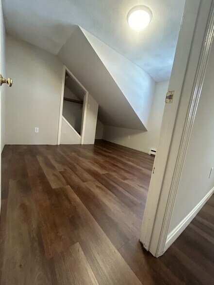 Building Photo - 31 Boltwood Walk