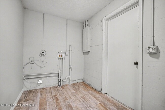 Building Photo - 2222 Lucille Ln