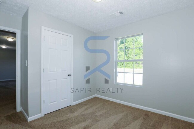 Building Photo - Modern All-Electric Living – 3BR Retreat with 2 Full Baths in Griffin