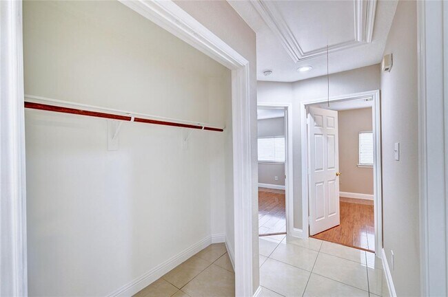Building Photo - 21115 Rushing Creek Ln
