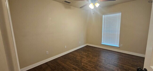 Building Photo - 2947 Cunningham Dr