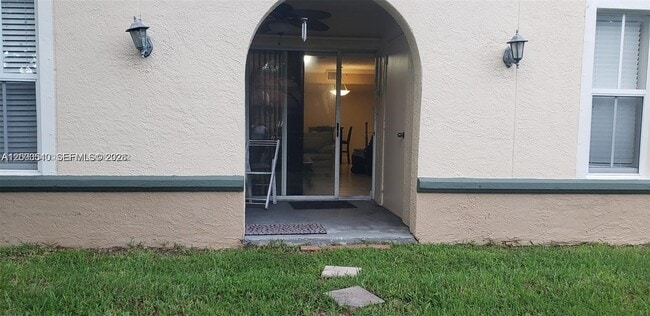 Building Photo - 2496 Centergate Dr