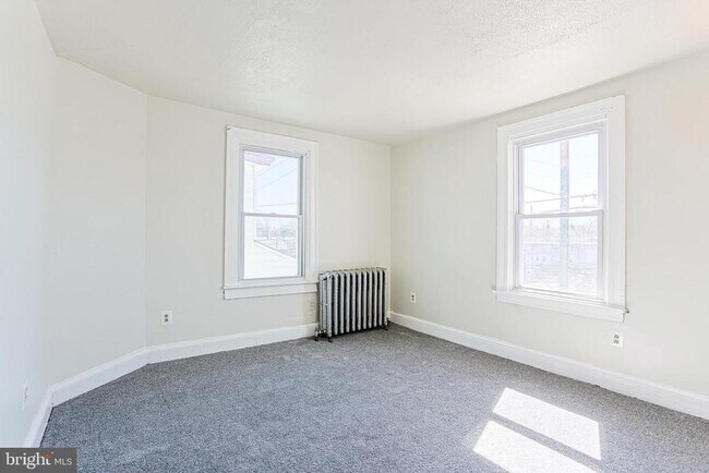 Building Photo - 349 S Springfield Rd