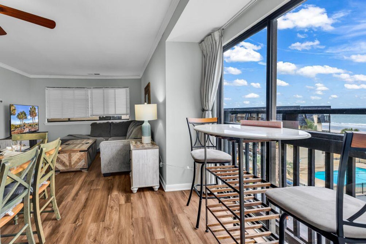 Building Photo - 202 75th Ave N