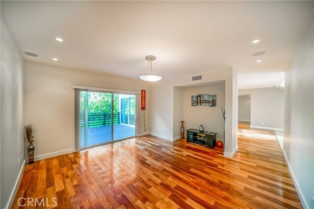 Building Photo - 5512 Leghorn Ave