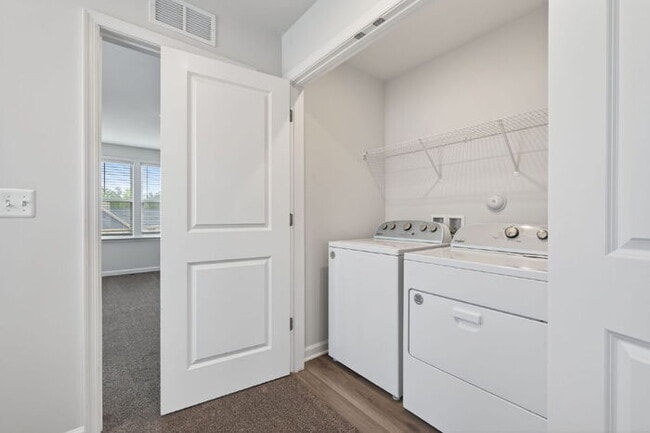 Building Photo - Spacious 3 Bedroom Townhome in Glen Allen - $2,650/mo