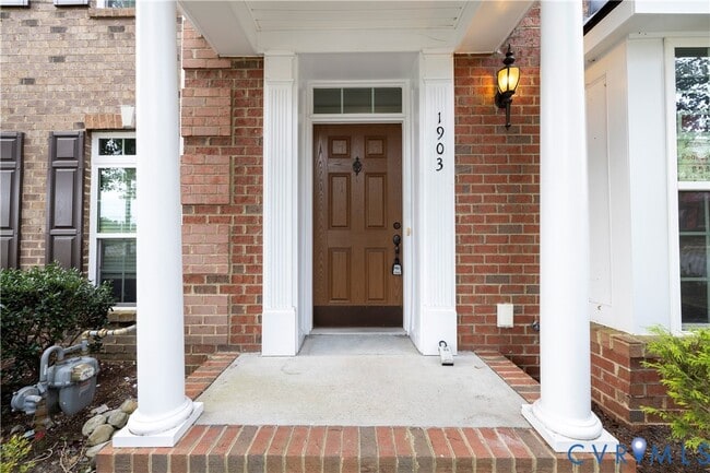 Building Photo - 1903 Old Brick Rd