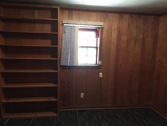 Building Photo - **AVAILABLE NOW**Near Ft. Benning. Columbus, GA  Bedroom 4 / 1 Full Bathroom & 2 Half Bathroom Ho...