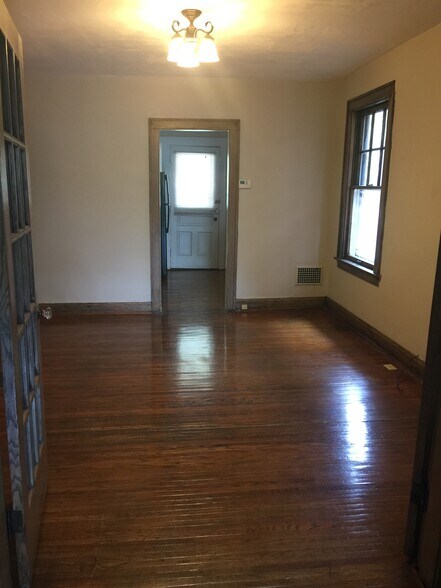 Building Photo - 168 Hubbard Ave.