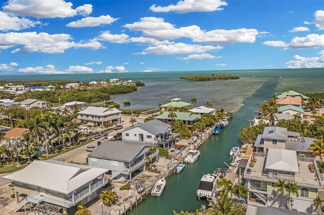 Building Photo - 106 Channel Dr