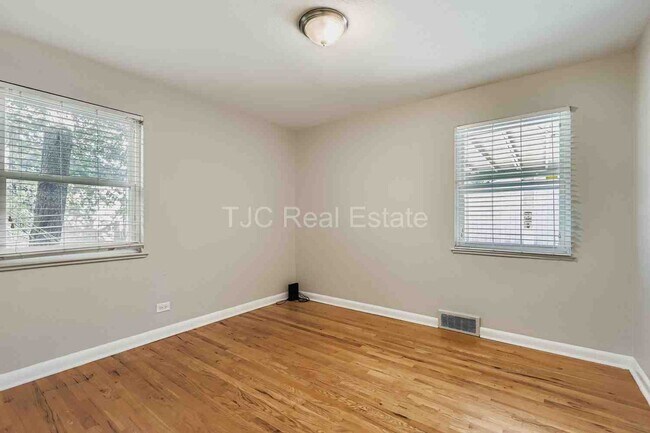 Building Photo - 3130 St Paul St