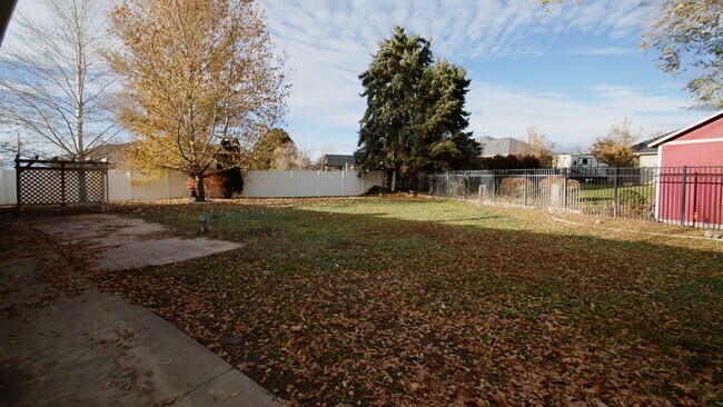 Building Photo - 2455 S Bluff Rd