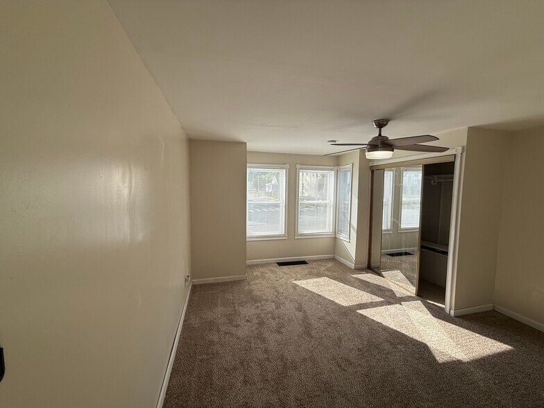 Bedroom 1 - 45 Saint Mary St