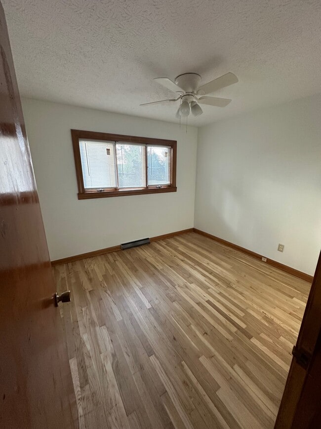 Building Photo - 3637 Sunset Dr