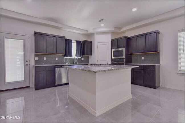 Building Photo - 12844 Giovanni Grajeda Ave