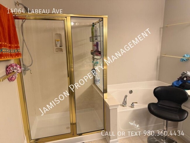 Building Photo - 14064 Labeau Ave