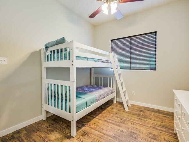 Building Photo - 14809 Great Willow Dr
