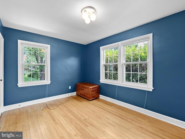 Building Photo - 404 S George Mason Dr