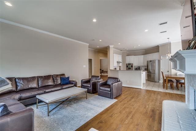 Building Photo - 4009 Stonehollow Way