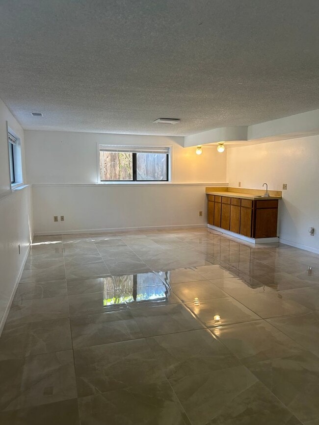 Building Photo - 2774 Jessica Cir