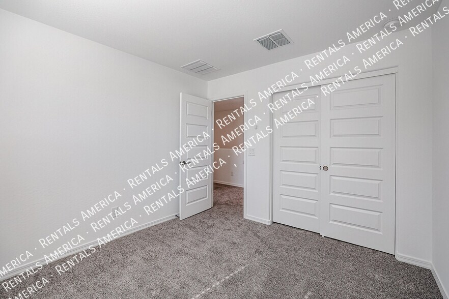 Building Photo - 25196 N 142nd Dr