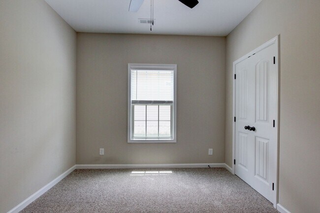 Building Photo - 2547 Rafiki Dr