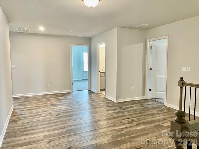 Building Photo - 3174 Laurel Brk Dr
