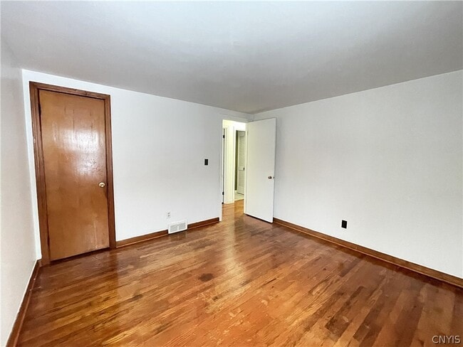 Building Photo - 121 Wadsworth Rd