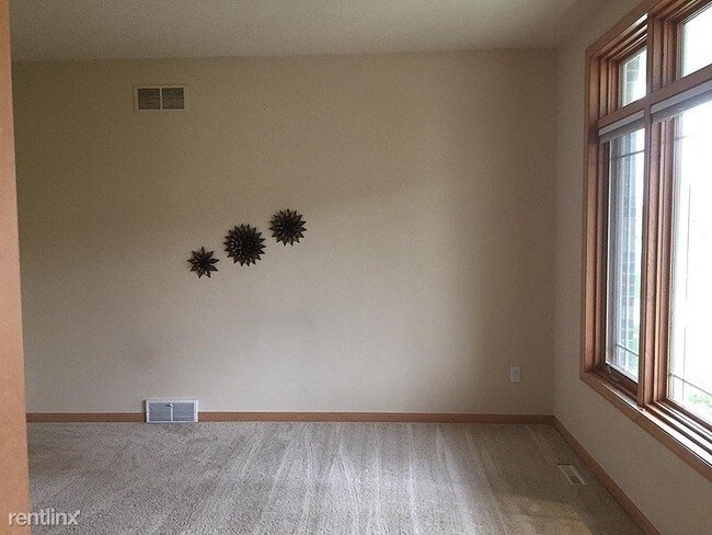 Building Photo - 4 br, 3.5 bath House - 2 Greystone Circle