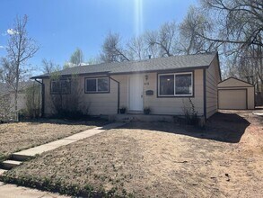 Building Photo - 6bd/2ba Home with Bonus Room & Detached Garage