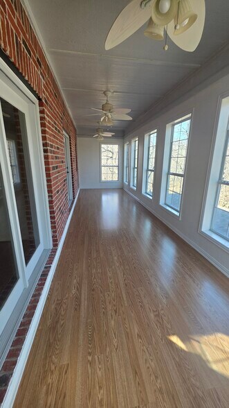 Building Photo - 500 Brooks Ct