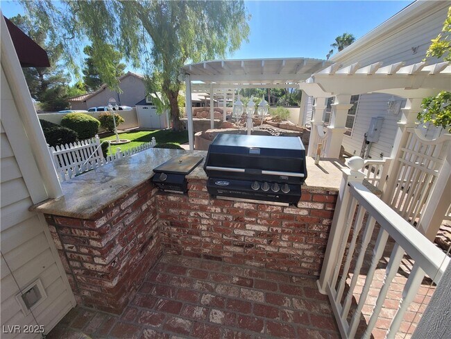 Building Photo - 5110 N Valadez St