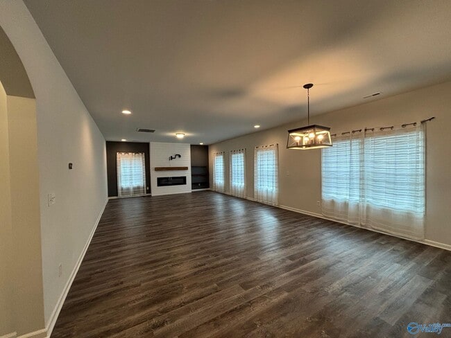 Building Photo - 212 Oracle Cir