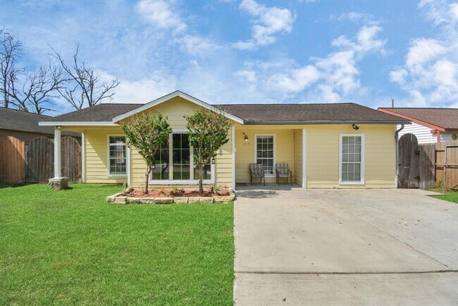 Building Photo - 1404 Briarwood Dr