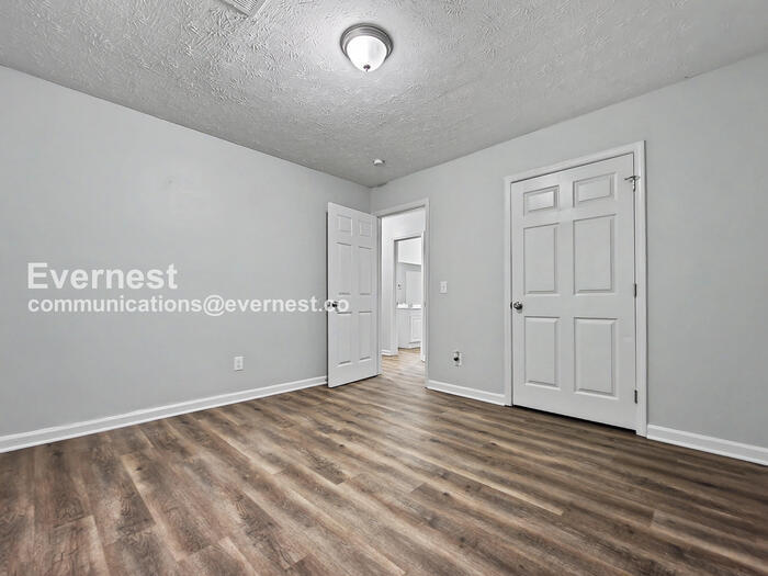 Building Photo - 234 Elm Pl