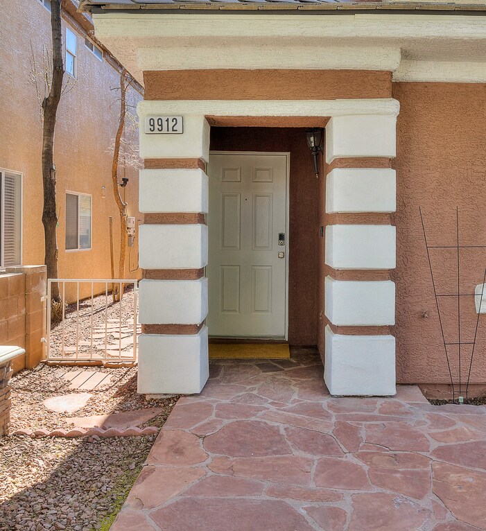 Building Photo - 9912 Via Toro Ave