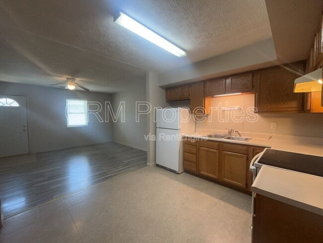 Building Photo - 1912 N Apperson Way