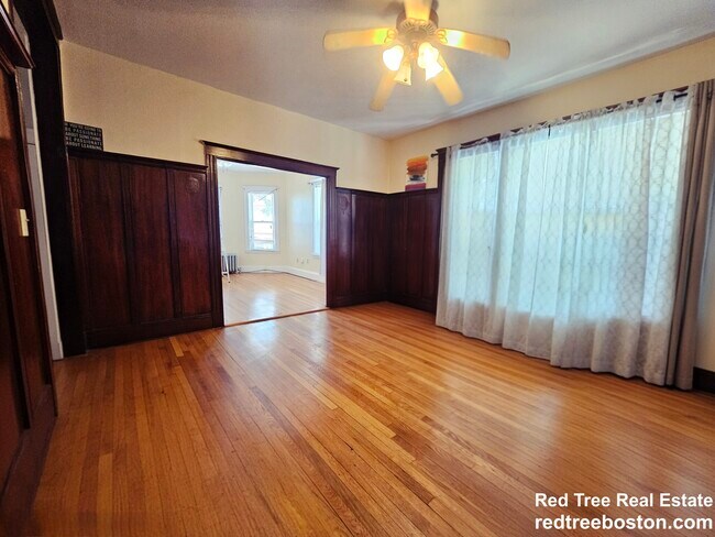 Building Photo - 243 Callender St