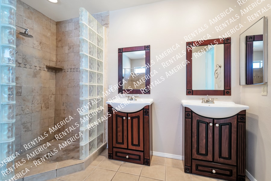 Building Photo - 3435 W Frankfurt Dr