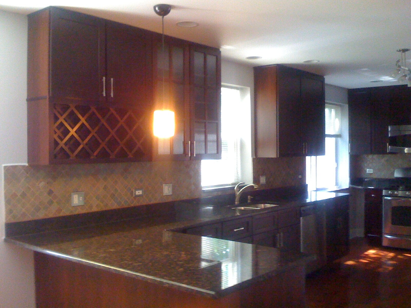 Building Photo - 2539 W Lunt Ave