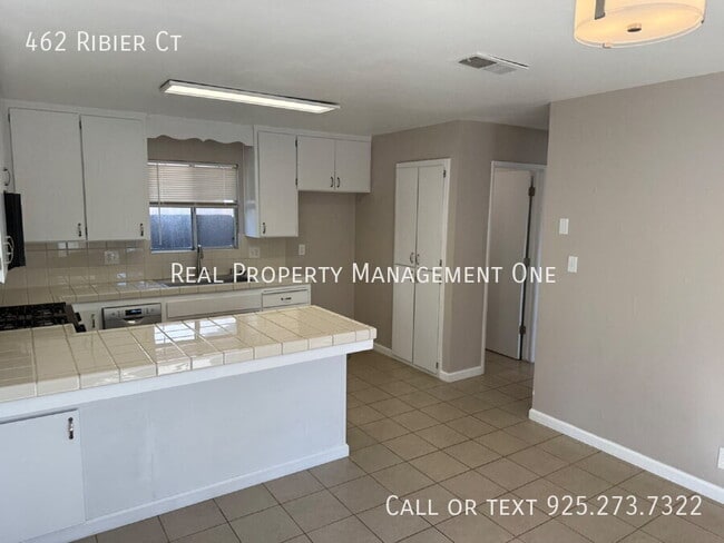 Building Photo - 462 Ribier Ct