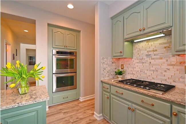 Building Photo - 829 Deer Spring Cir