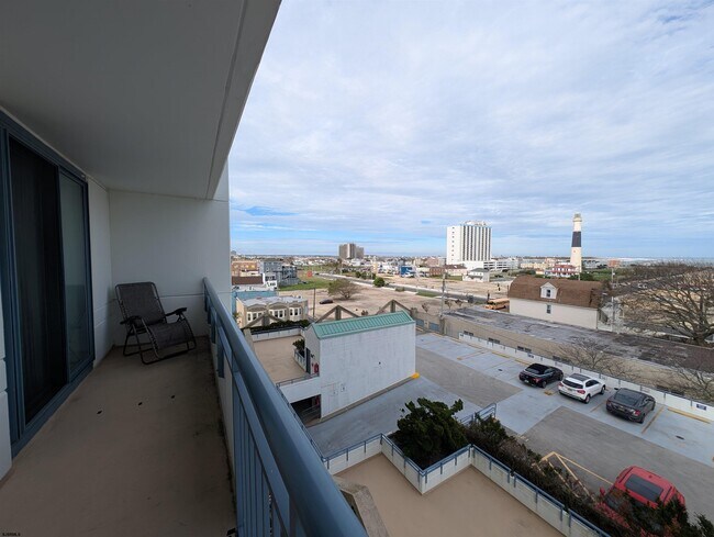 Building Photo - 526 Pacific Ave