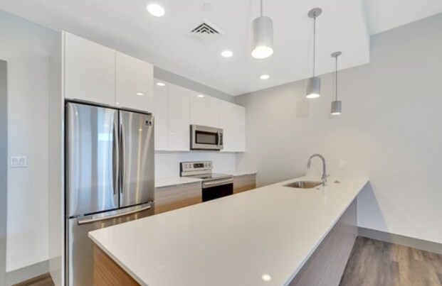 Building Photo - 408 Mystic Ave