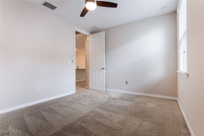Building Photo - 14533 Edgewater Cir