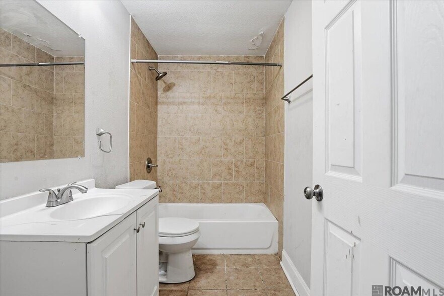 Building Photo - 3285 Ozark St